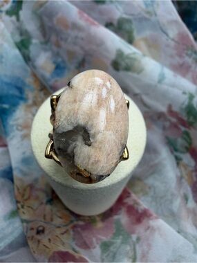 👍30%off Studio Barse Rutilated Quartz Pink and Cream Oval Stone Ring #456R